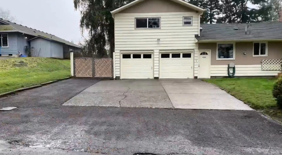 House washing service in Jacksonville FL soft wash vinyl siding